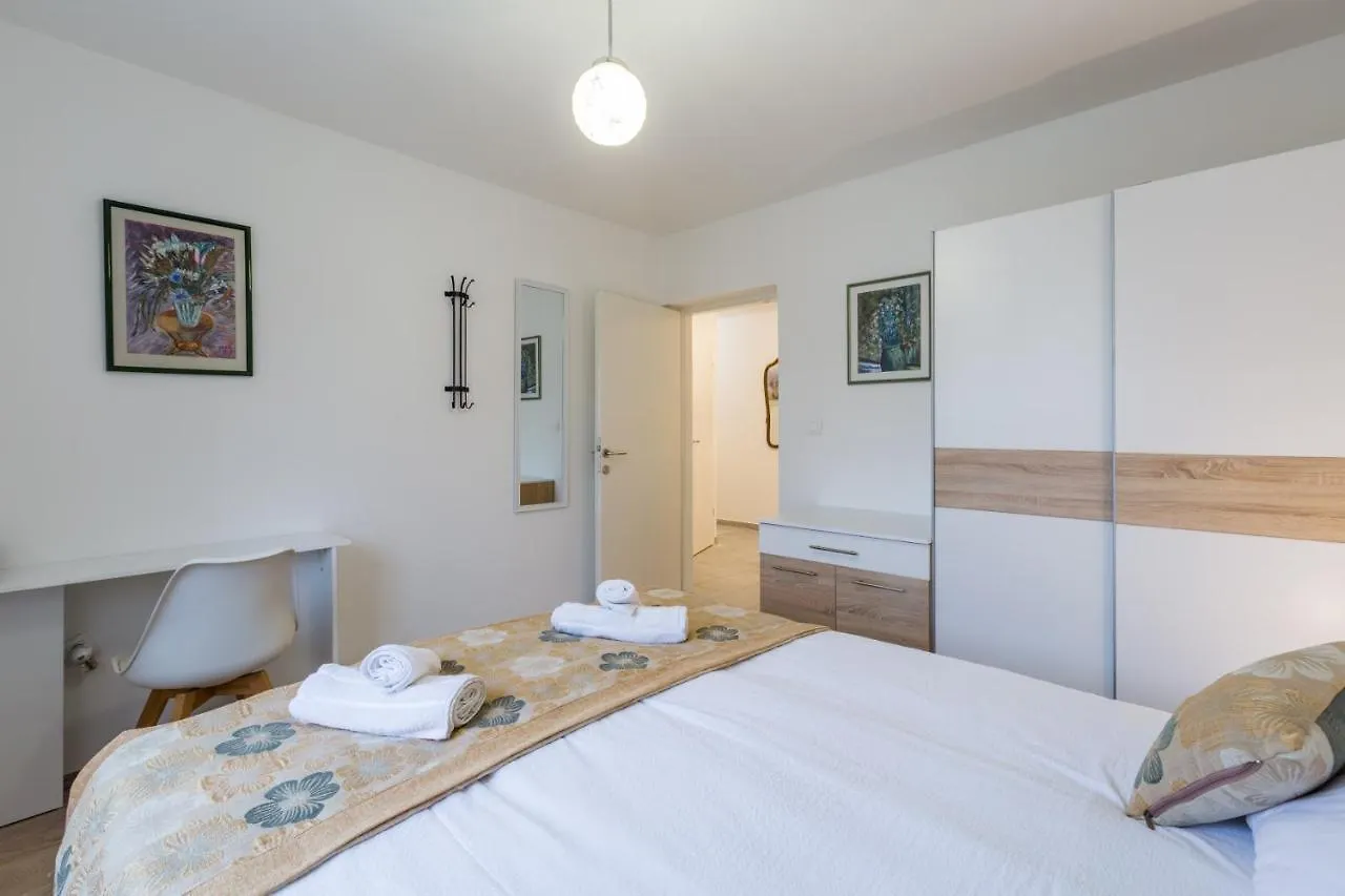 App Sophia Apartment Pula